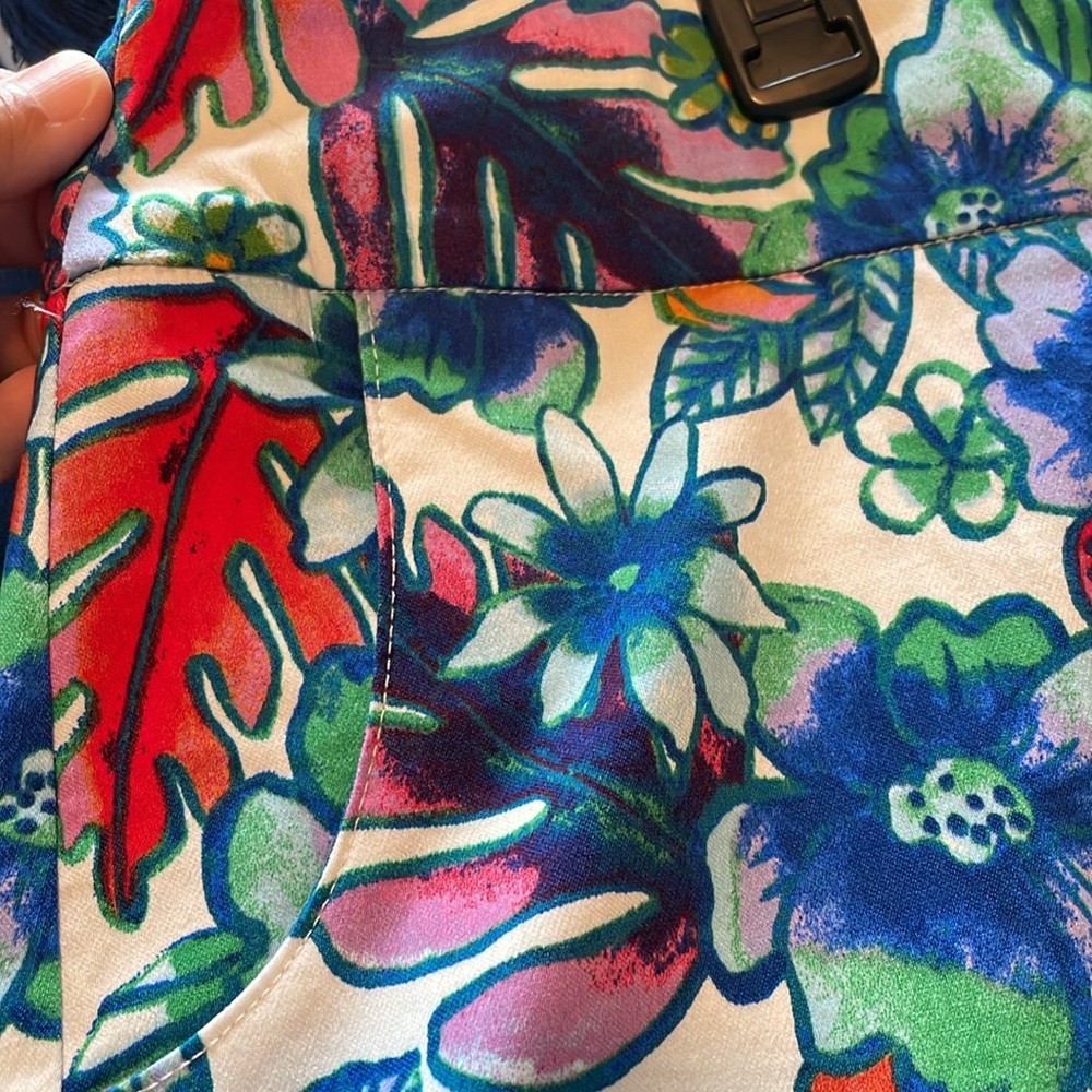 Zac & Rachel 16W blue/red/green floral skort. Tropical pockets spandex stretch - Picture 9 of 10